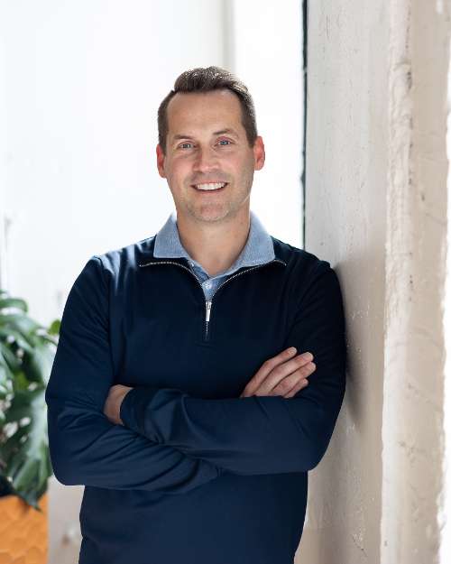 Headshot of Dr Cameron Thomas DDS dentist near me Bellevue